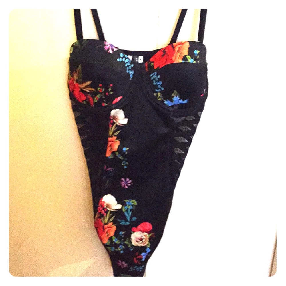Bathing suit  beautiful from yandi.com
